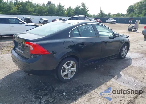 2012 Volvo S60 T5 z USA, uszkodzony, nr VIN YV1622FS4C2134862